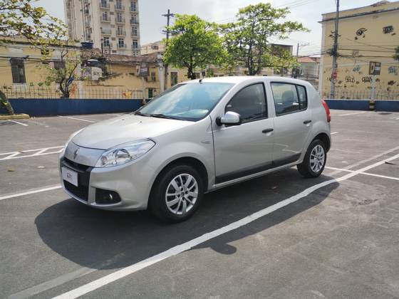 RENAULT SANDERO 1.6 EXPRESSION 8V FLEX 4P MANUAL RENAULT SANDERO 1.6 EXPRESSION 8V FLEX 4P MANUAL